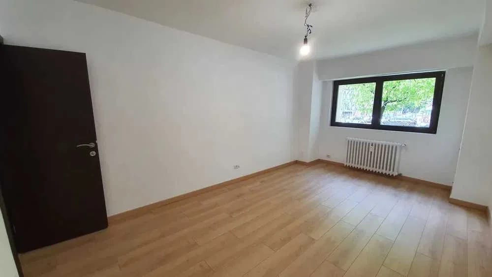 Apartament 3 camere Barbu Văcărescu