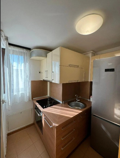 Apartament 3 camere | Centrala proprie | Parcare | Obor
