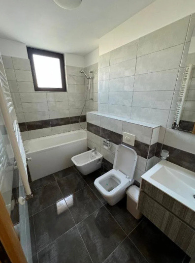 Apartament 3 camere | Centrala proprie | Parcare | Obor