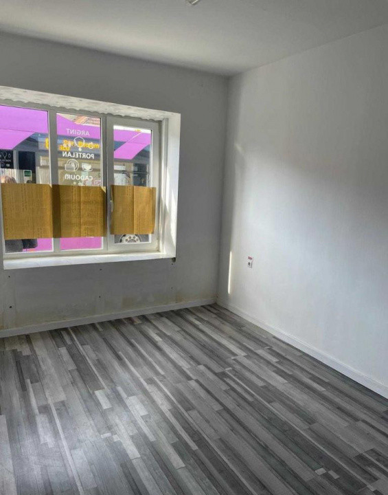 Spațiu de închiriat în zona centrală – 2 camere, 32 mp