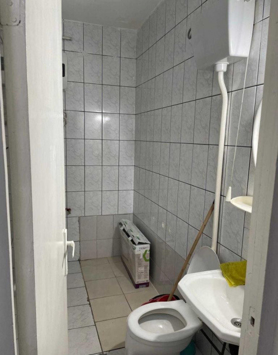 Spațiu de închiriat în zona centrală – 2 camere, 32 mp