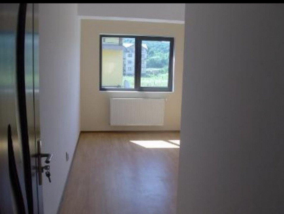 Vilă spațioasă cu 7 camere, terase și garaj – ideală pentru locuință sau birouri