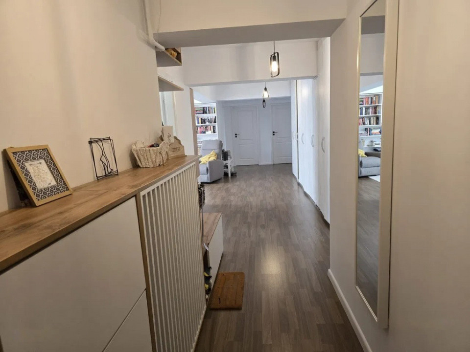 Apartament 3 camere complet renovat - aproape de Mega Mall – loc de parcare