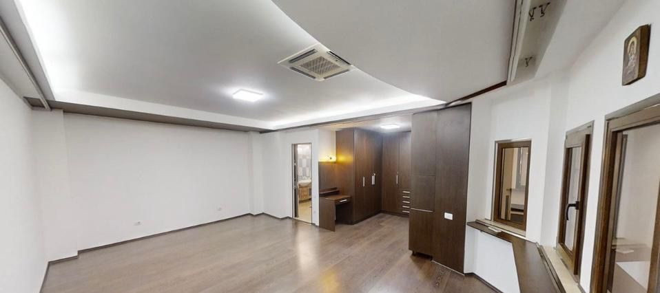Apartament 5 camere vilă zona Piața Victoriei