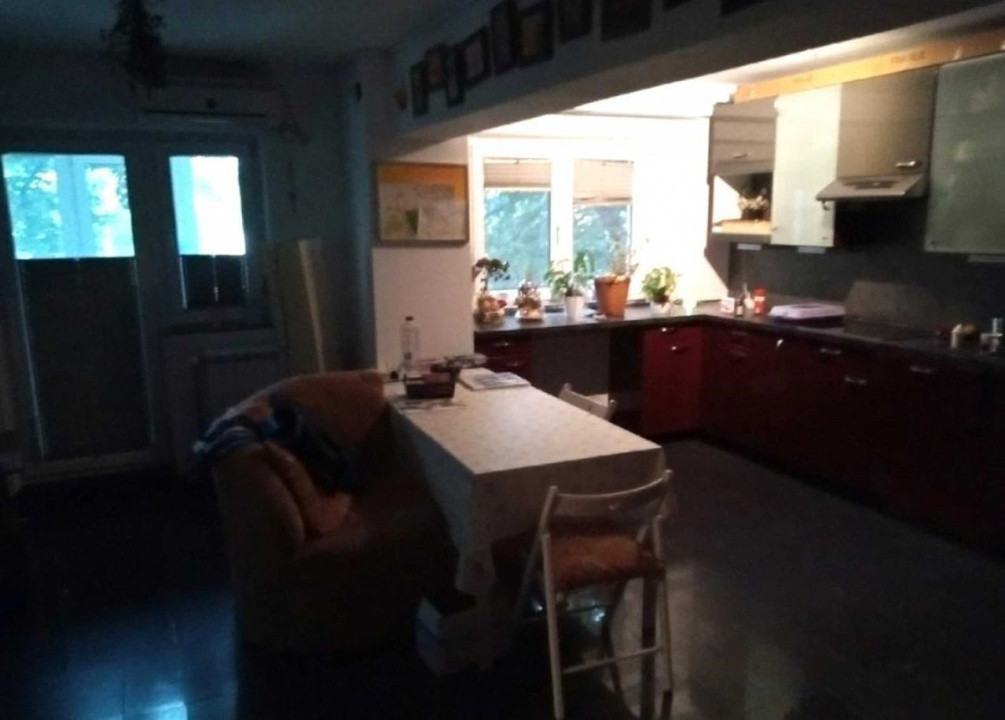 Apartament 4 camere – lângă parcul Carol