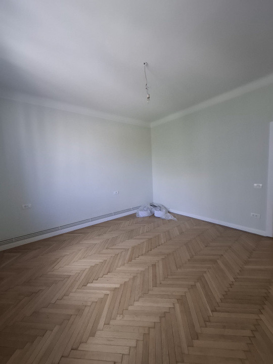 Apartament 4 camere zona Universitate