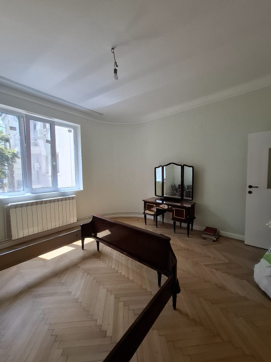Apartament 4 camere zona Universitate