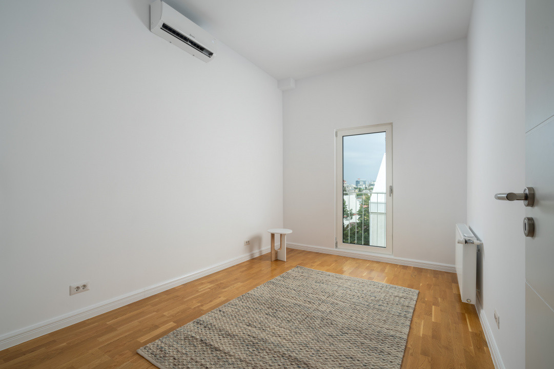Penthouse 3 camere + Terasa | 244mp | Zona Eminescu