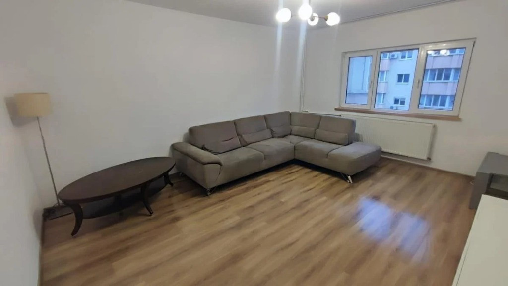 Închiriere apartament 3 camere – Mall Vitan