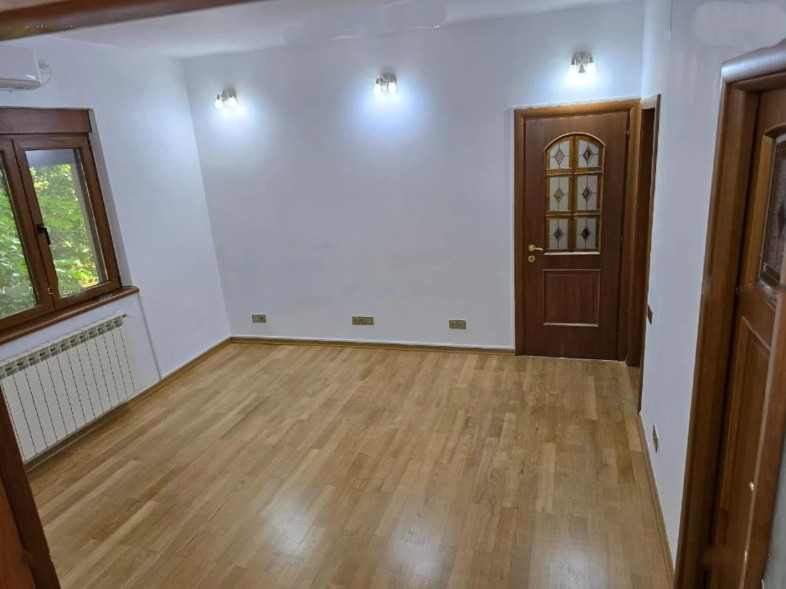 Apartament 5 camere vilă - Cotroceni