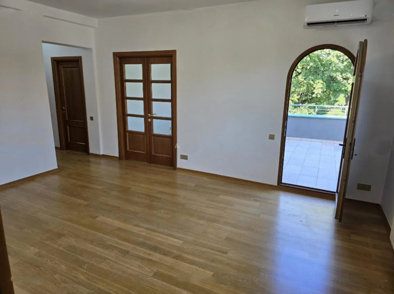 Apartament 5 camere vilă - Cotroceni
