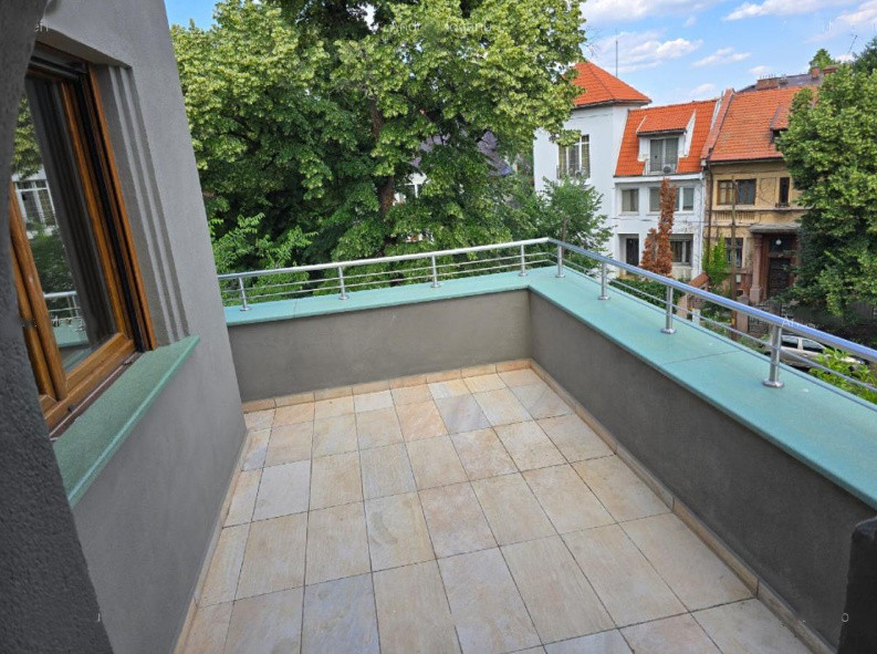 Apartament 5 camere vilă - Cotroceni