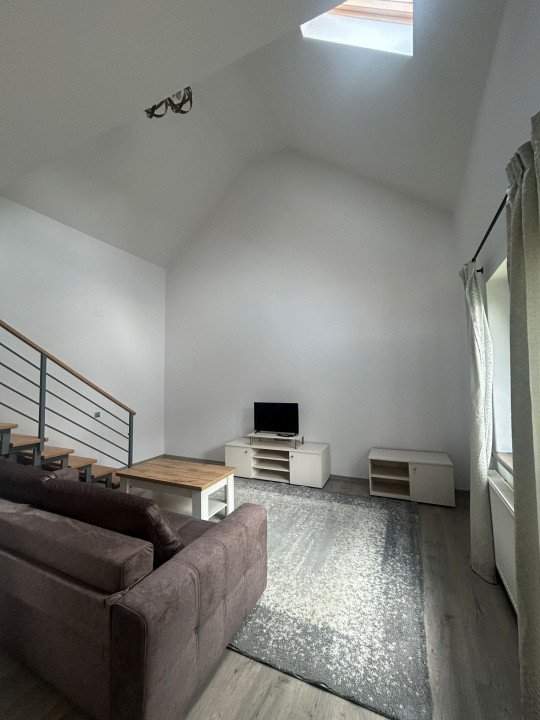Apartament tip casă în Grigorescu, grădină privată și 2 locuri de parcare