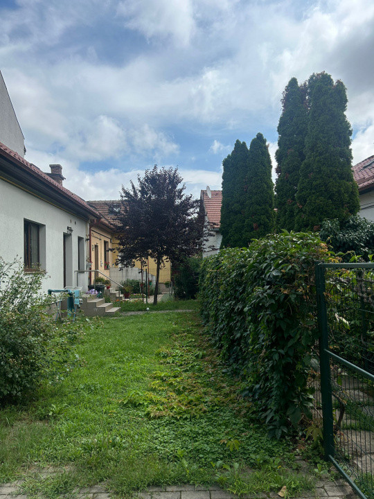 Apartament tip casă în Grigorescu, grădină privată și 2 locuri de parcare