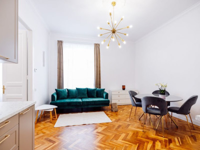 Apartament 3 camere | Zona Centrală – Strada Horea