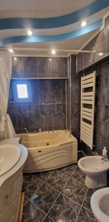 Apartament 4 camere | Centrala proprie | Parcare | Stefan cel Mare