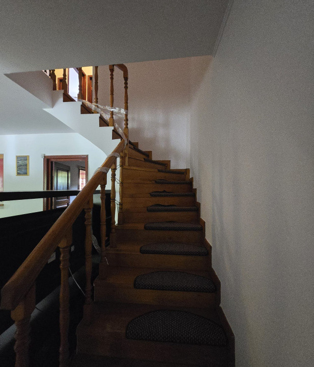 Apartament 4 camere in Vila | Centrala proprie | Damaroaia