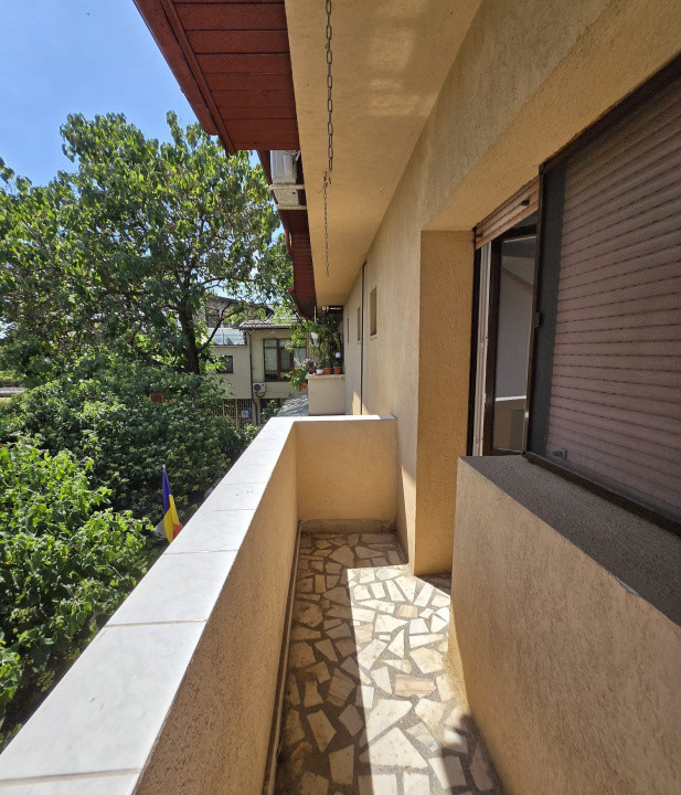 Apartament 4 camere in Vila | Centrala proprie | Damaroaia