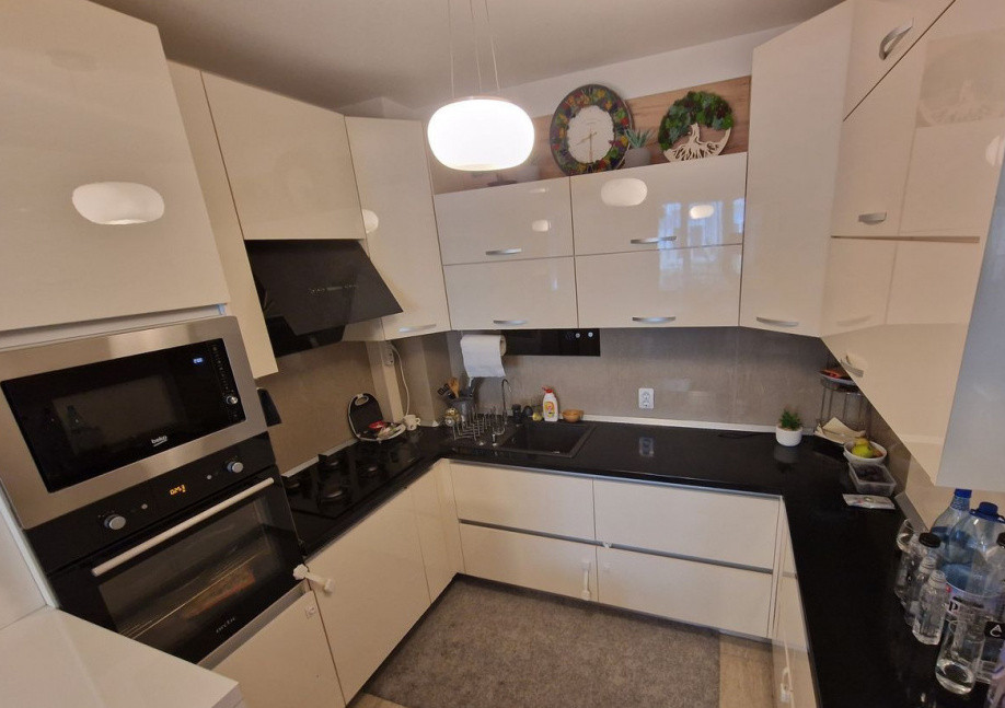 Casa 3 camere + Birou | 3 bai | Curte | Timpuri Noi