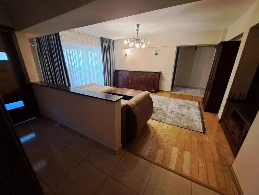 Apartament 3 camere Decebal